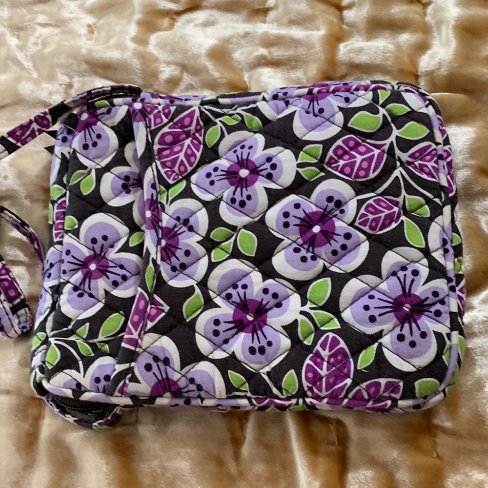 VERA BRADLEY SMALL CROSSBODY BAG(MANY POCKETS) PURPLE PANSIES 9X7 - Picture 2 of 5